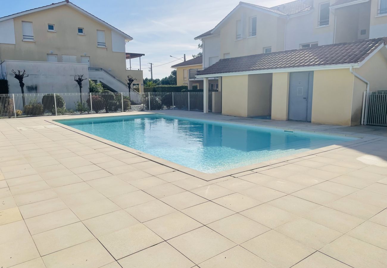 Apartment in Biscarrosse - 091 - 32 RESIDENCE LES DEMEURES D'HECTOR
