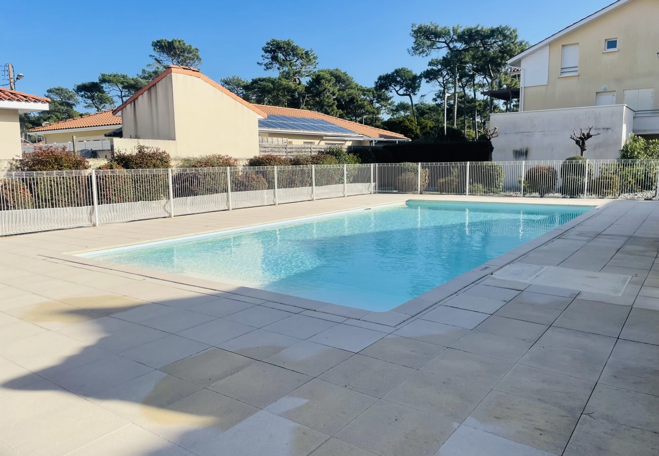 Apartment in Biscarrosse - 091 - 32 RESIDENCE LES DEMEURES D'HECTOR