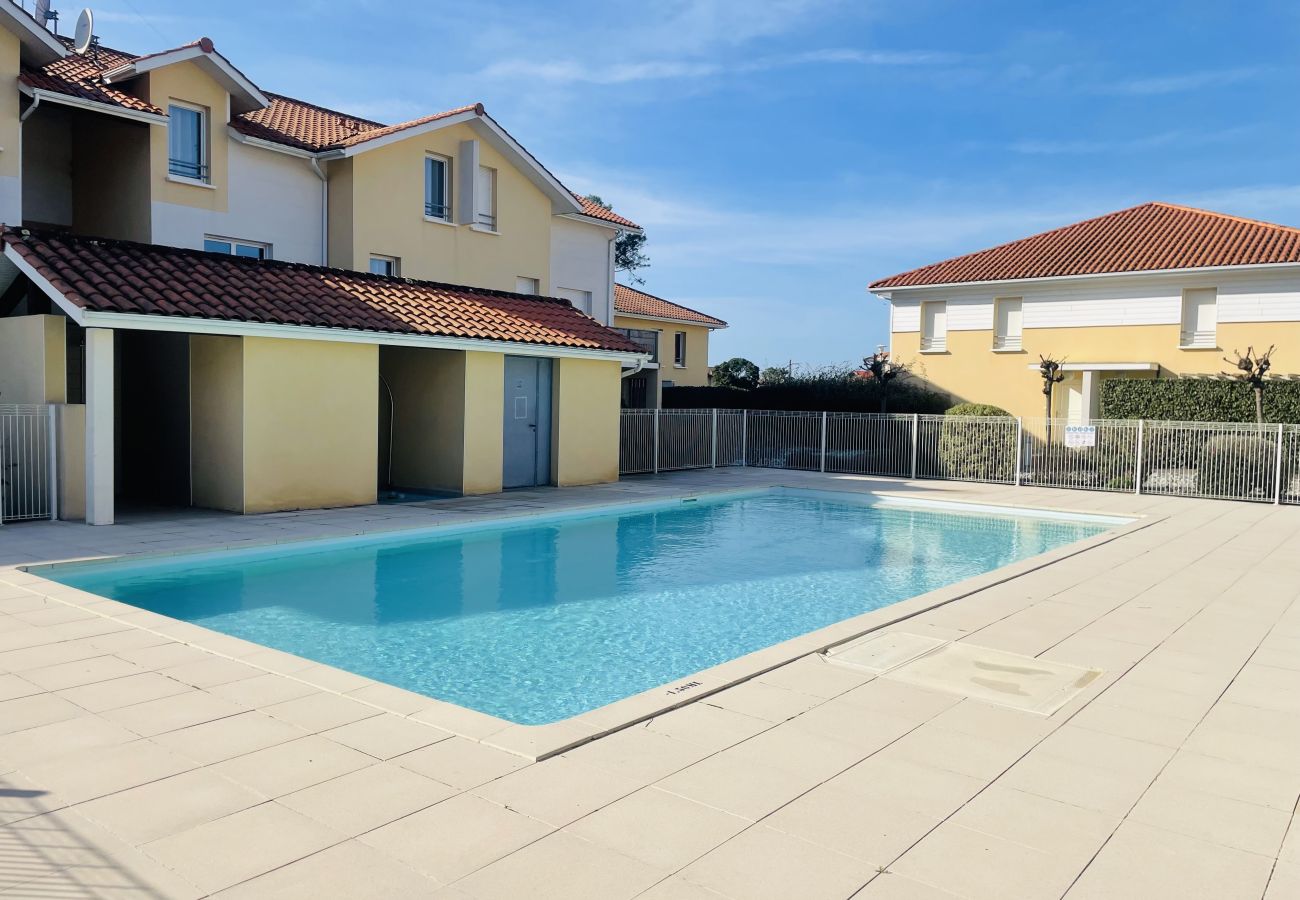 Apartment in Biscarrosse - 091 - 32 RESIDENCE LES DEMEURES D'HECTOR