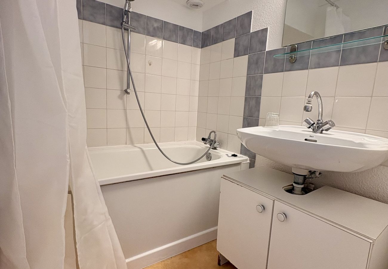 Apartment in Biscarrosse - 240 - 28 RESIDENCE LES BAINES 2