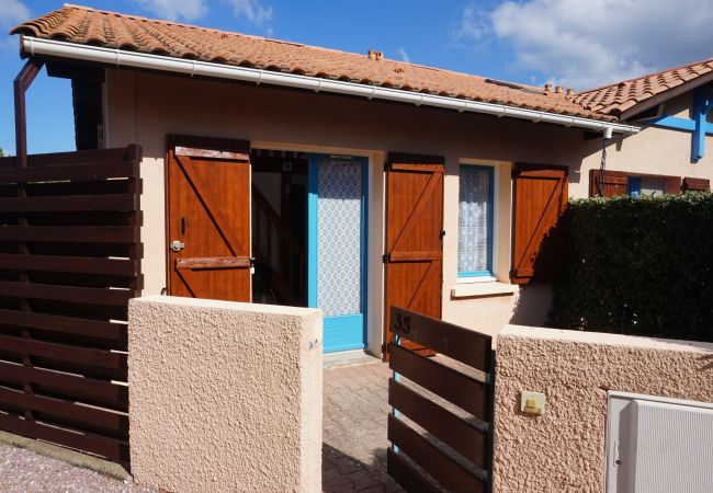Ferienhaus in Biscarrosse - 036 - 35 RESIDENCE LES COTTAGES 1