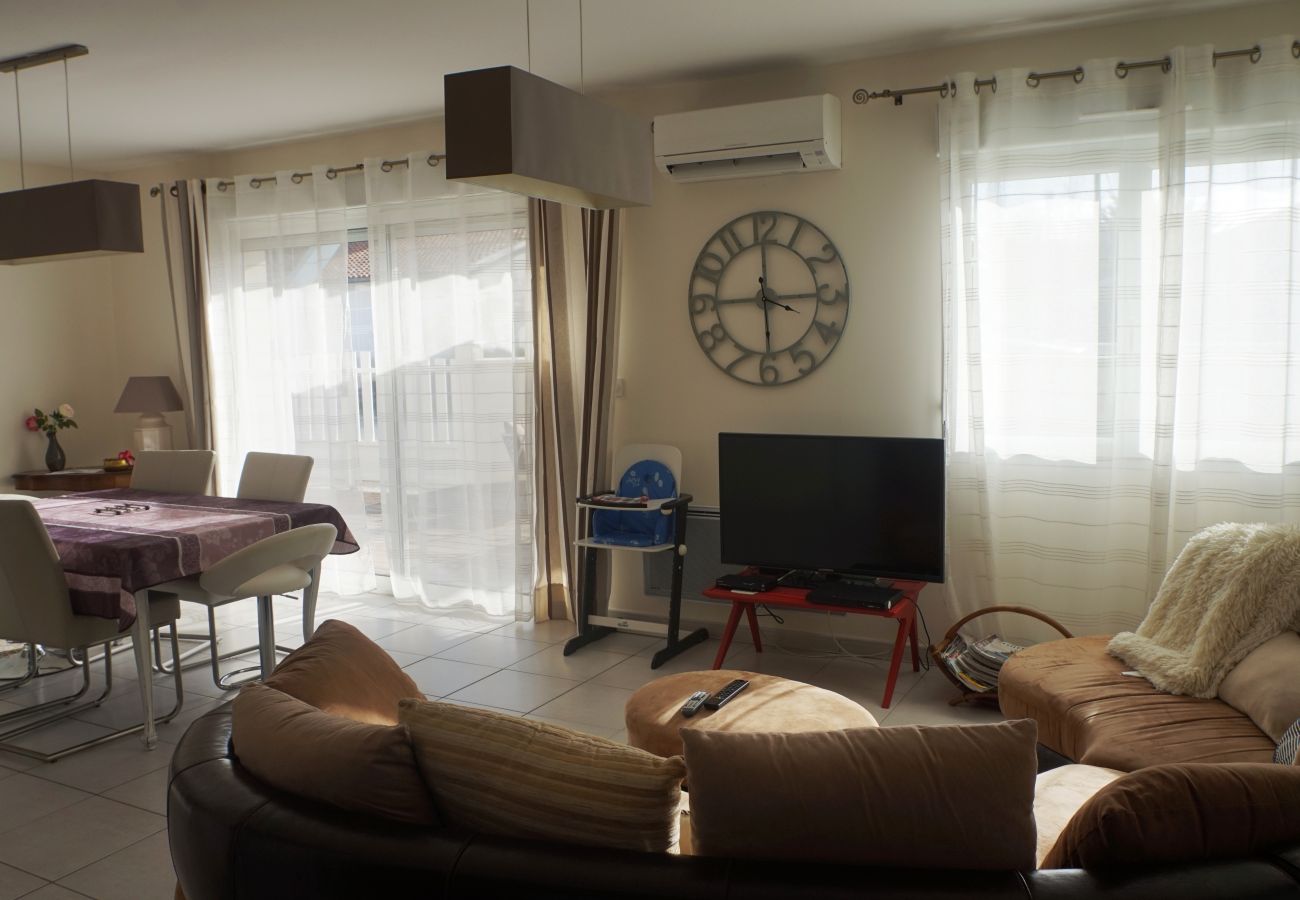 Ferienhaus in Biscarrosse - 095 - 251 RUE DES PINSONS