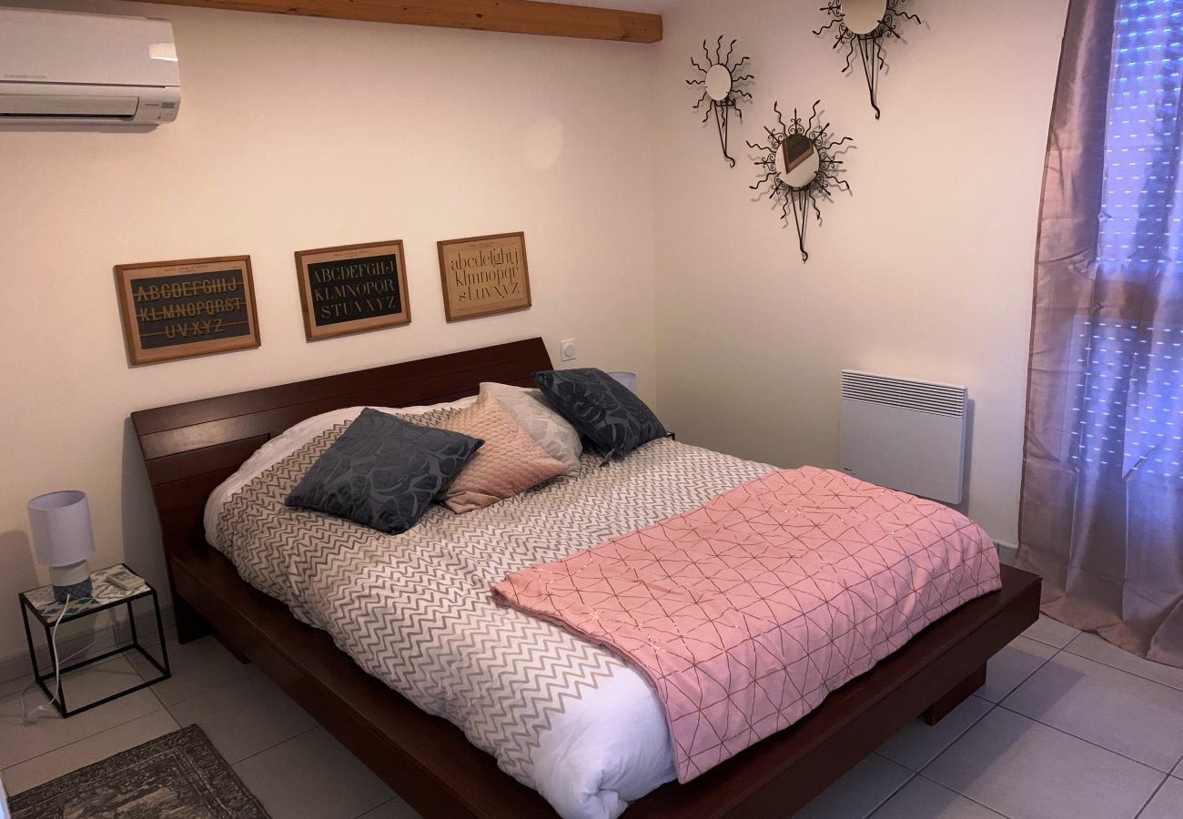 Ferienhaus in Biscarrosse - 095 - 251 RUE DES PINSONS